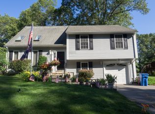 161 Lonsdale Farm Rd, Cumberland, RI 02864
