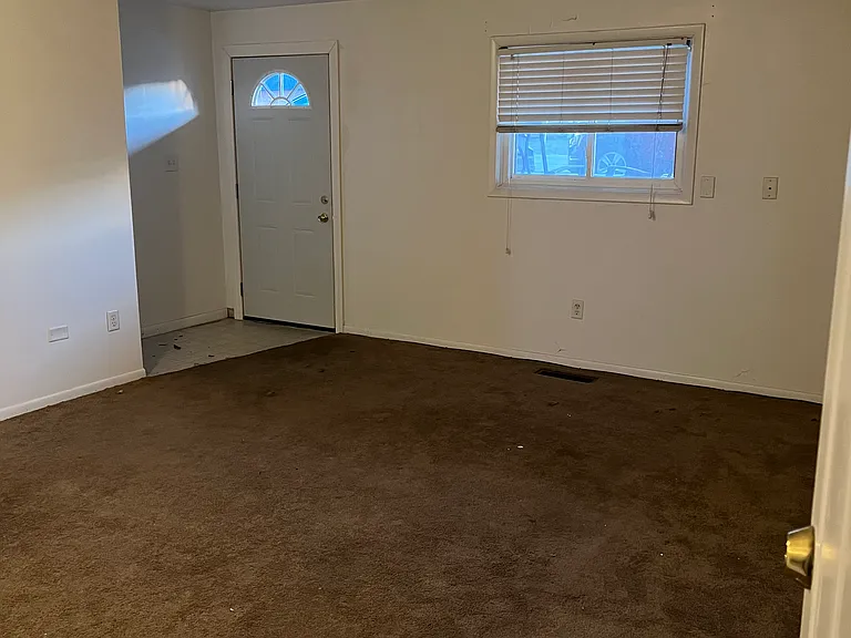 117 E 378th Ave — Photo 4