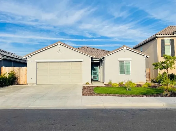 2121 Descanso Ave, Clovis, CA 93619
