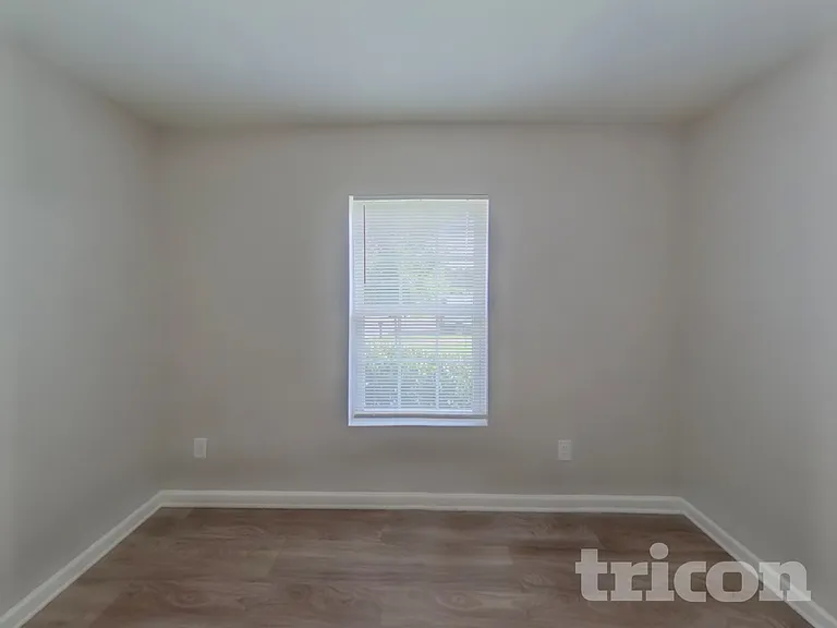 654 Scarlet Leaf Ln — Photo 8