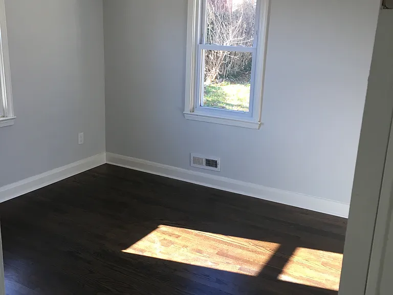 5938 Clayton Ave — Photo 4