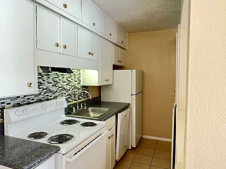 Handley Oaks Apartments — Photo 1