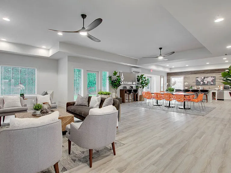 Latitude 45 — Photo 24
