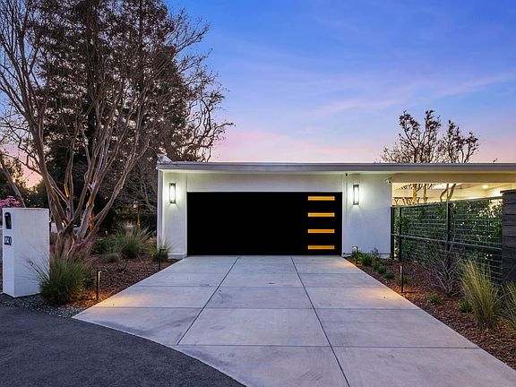 3rd image of 1230 W Moraga Rd