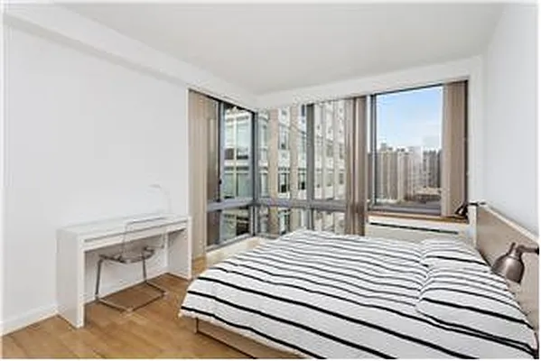 Rented by BARNES New York | media 40