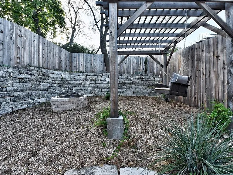 1700 Perez St #A — Photo 24