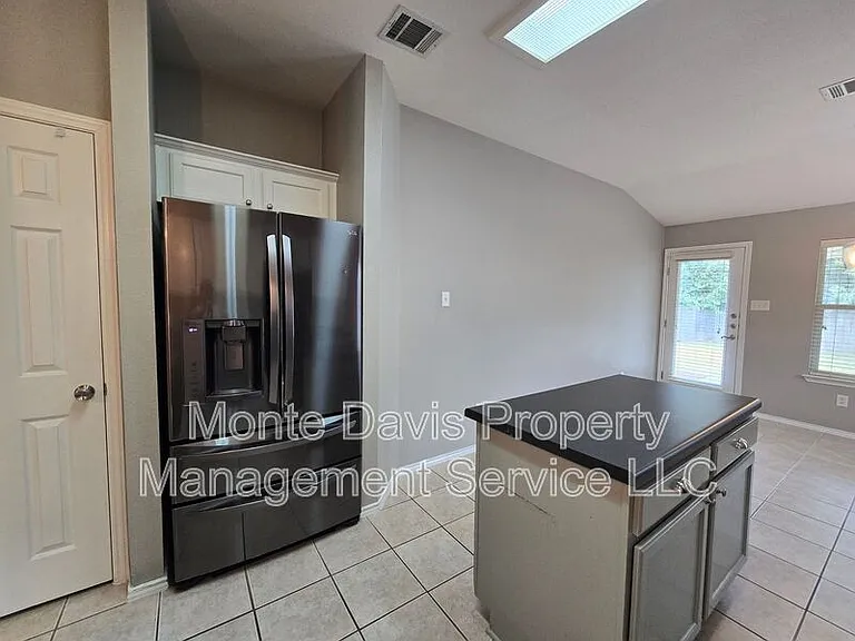 14309 Ballycastle Trl — Photo 5