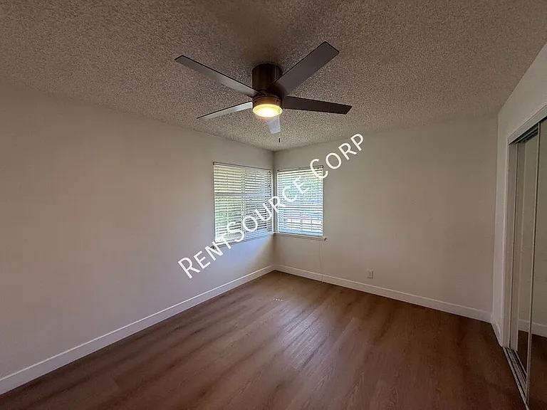 1149 W Avenue H11 — Photo 10