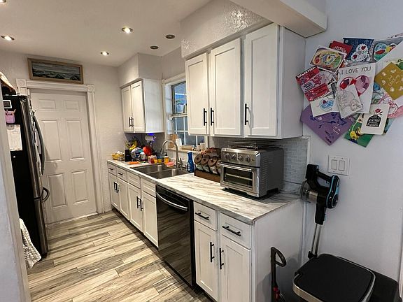 2nd image of 1818 SE Vesthaven Court