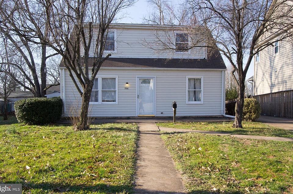 Welcome to 266 Moseby Dr. Manassas Park, VA 20111