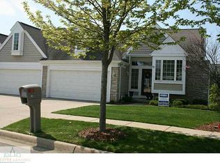 39 Harrogate Dr, Mason, MI 48854