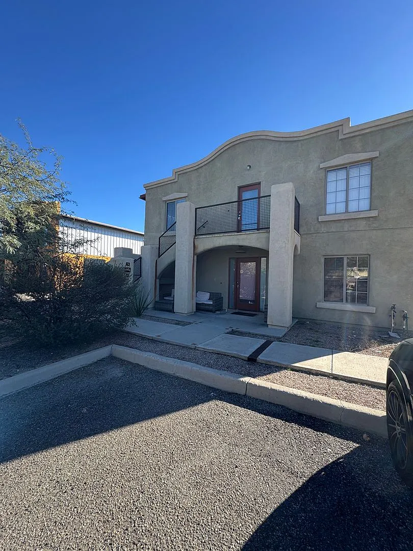 3 bedroom 2 bath - Available now — Photo 1