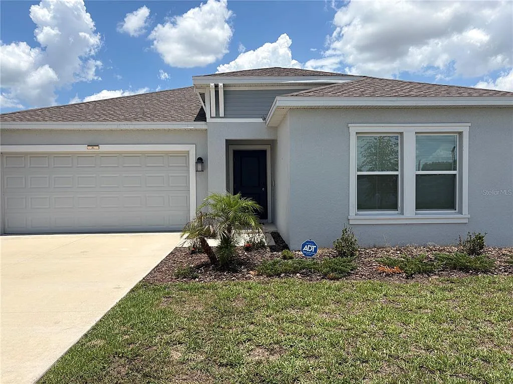 4 bed, 2.0 bath, 1935 sqft, $2,200 — Photo 2