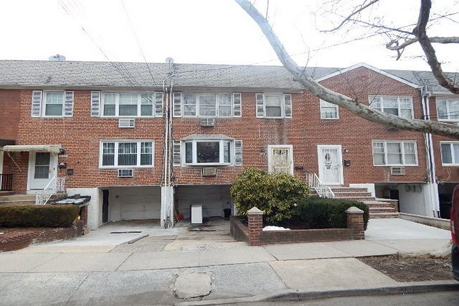 1st image of 1035 E 81st St