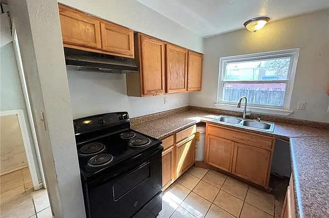 3 bed, 1355 sqft, $1,540 — Photo 2