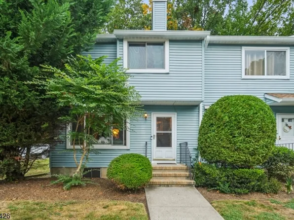 17 Westbrook Ct, Roselle Boro, NJ 07203