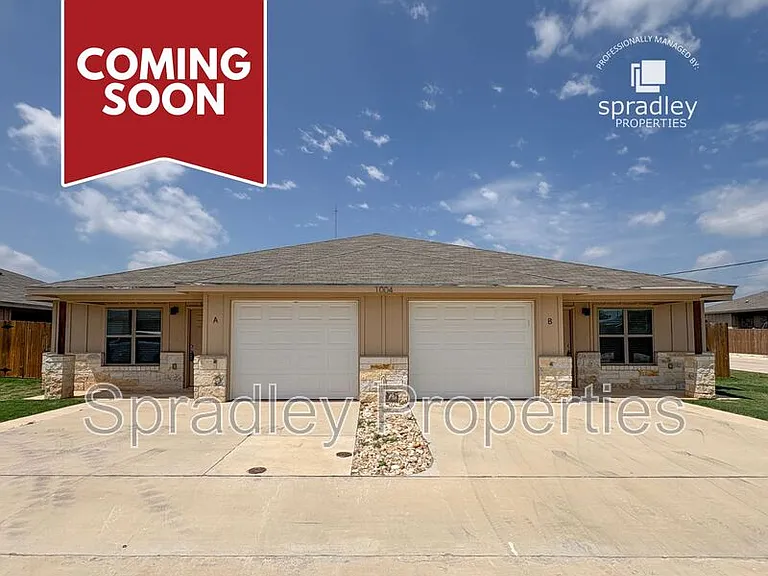 1051B Mason Dr — Photo 1
