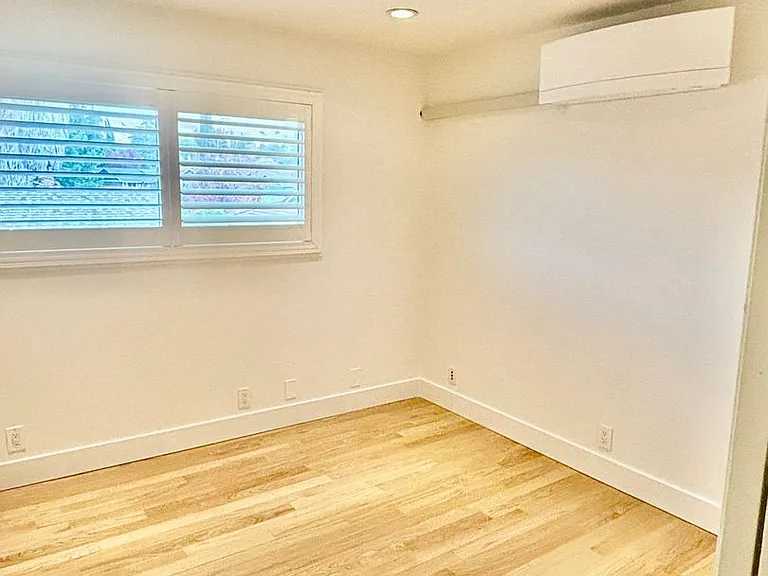 5464 Anselmo Ct — Photo 32
