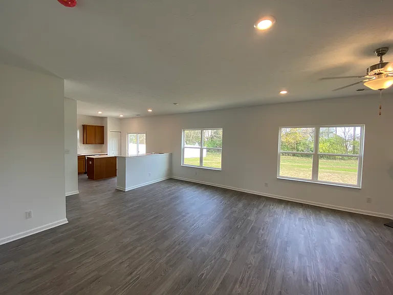 4289 Ashworth Ln — Photo 9