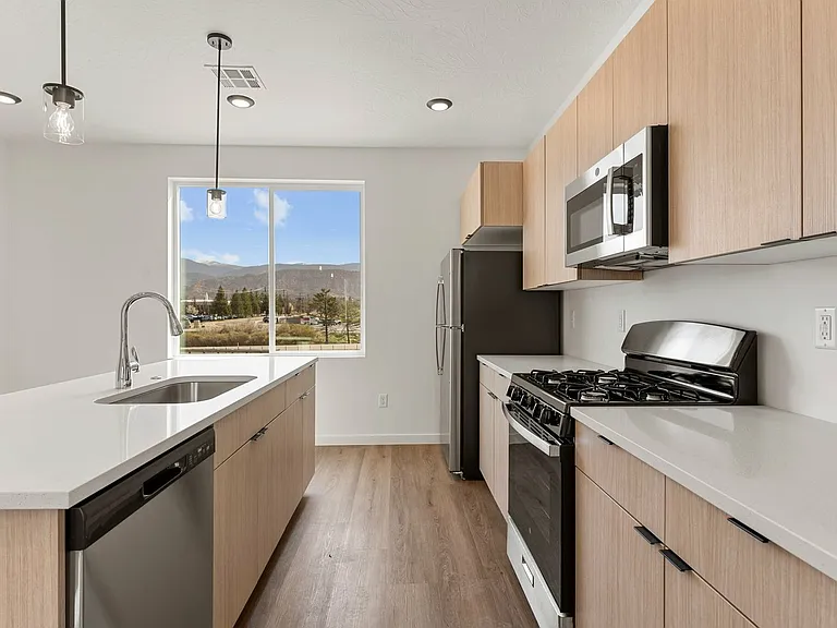 Coal Creek Townhomes — Photo 22