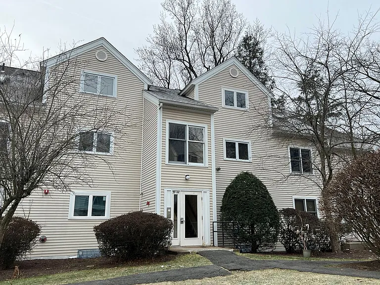 44 Salem Pl #3 — Photo 1