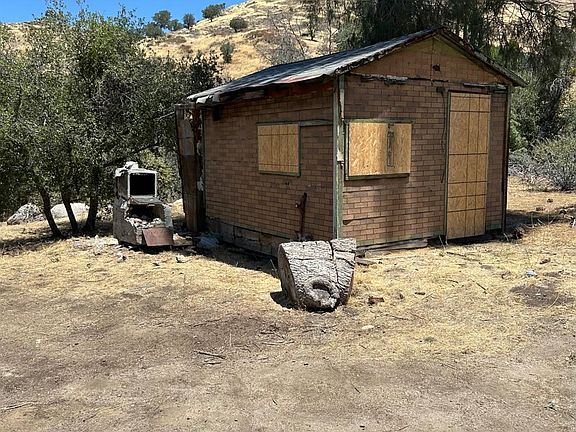 2nd image of 248 Bodfish Canyon Rd