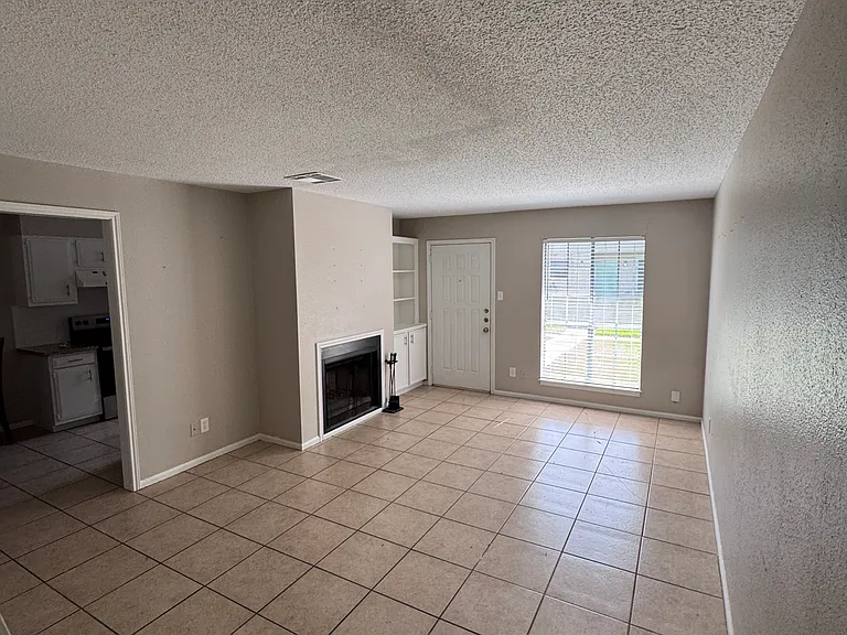 9280 Glen Meadow Ln — Photo 4