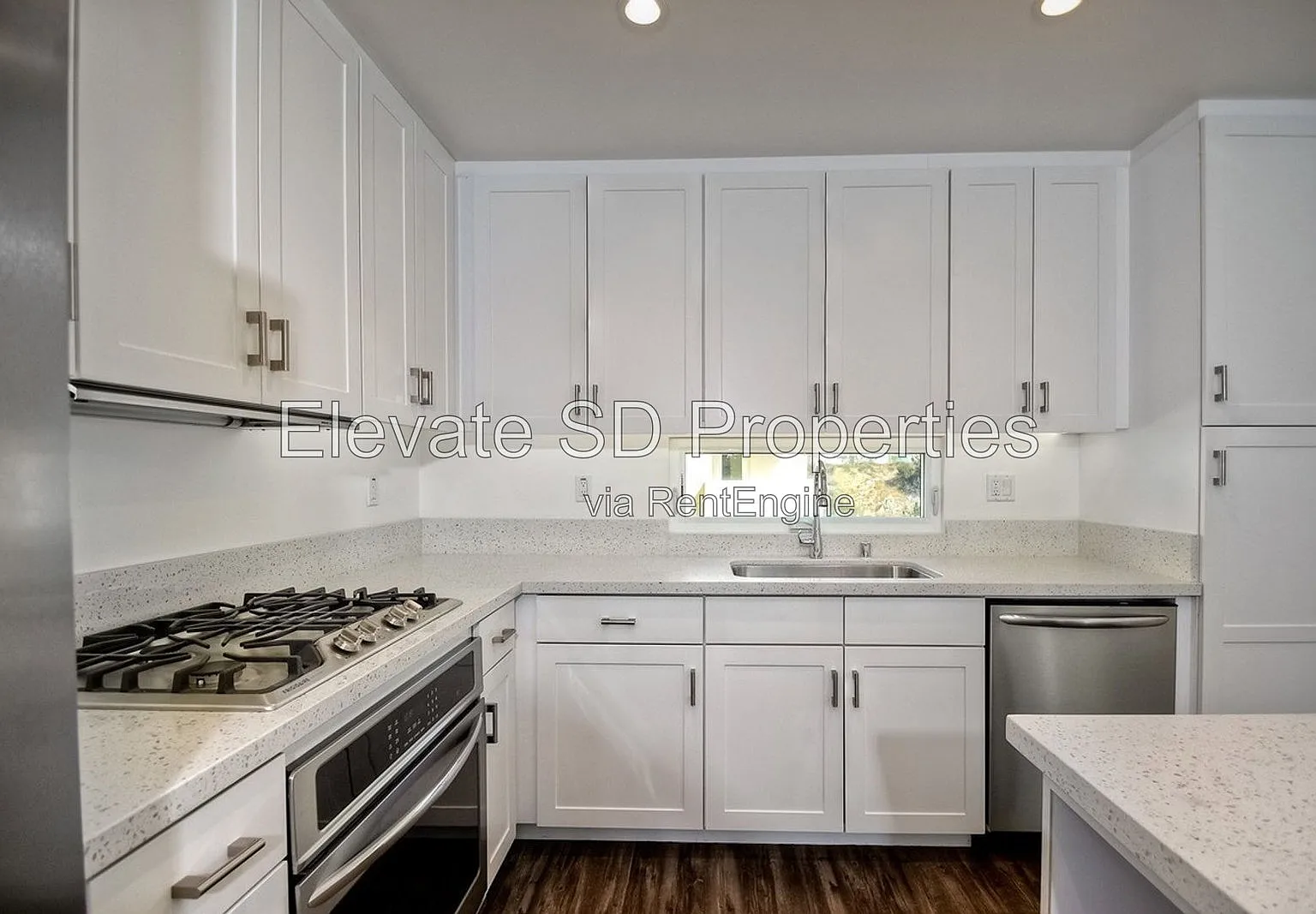 3 bed, 3.0 bath, 1800 sqft, $4,795 — Photo 3