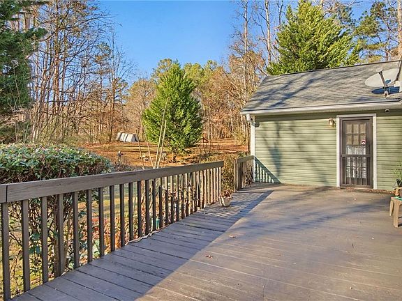 5th image of 357 Falling Timber Ct