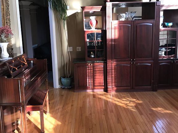 2nd image of 7102 Woodlore Ct