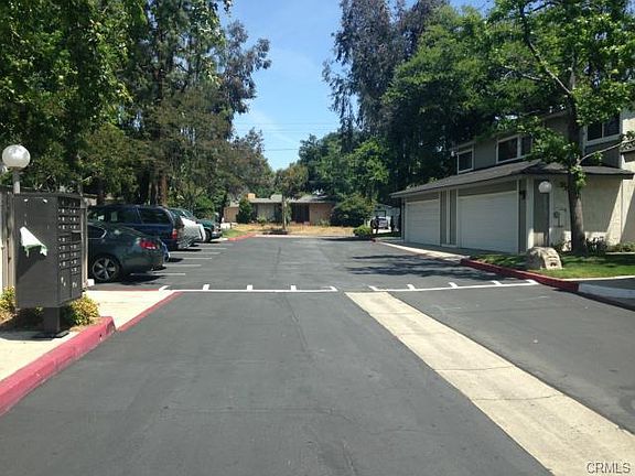 4th image of 631 S. Collge Ave.