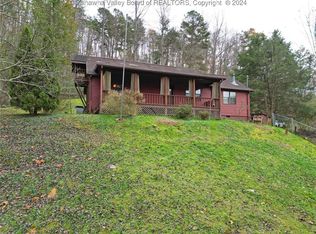 5899 Big Hurricane Creek Rd, Fort gay, WV 25514