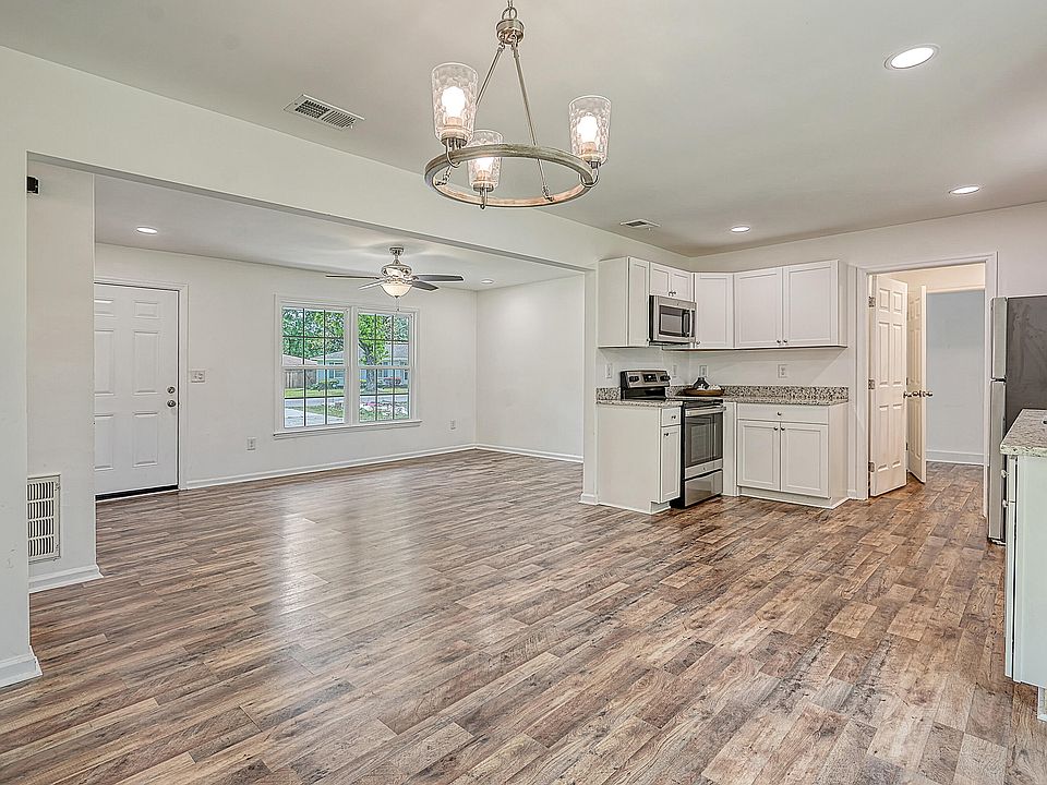 1st image of 4548 Garwood Dr