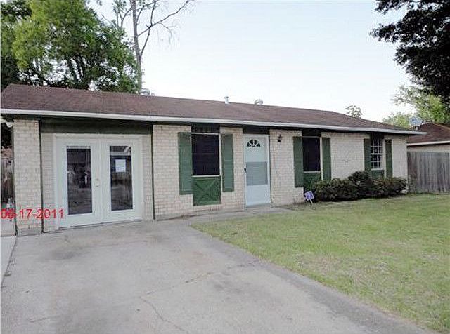 1st image of 2712 Victoria Dr