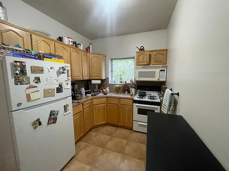 205 W Broadway #6B — Photo 6