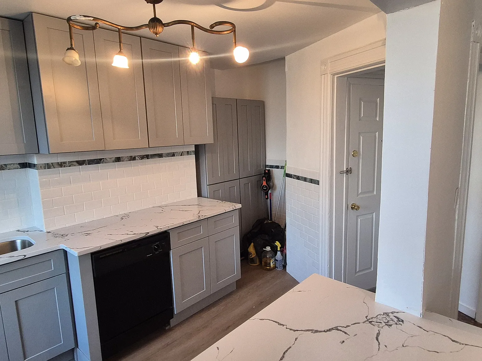 1 bed, 700 sqft, $2,000 — Photo 4