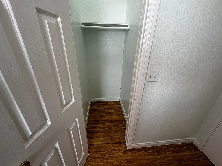 Soto Rose Apartments — Photo 20