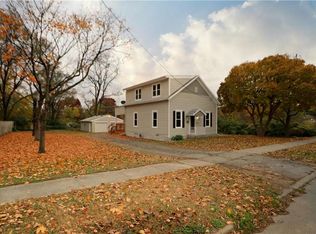 811 Pennsylvania St, Leavenworth, KS 66048