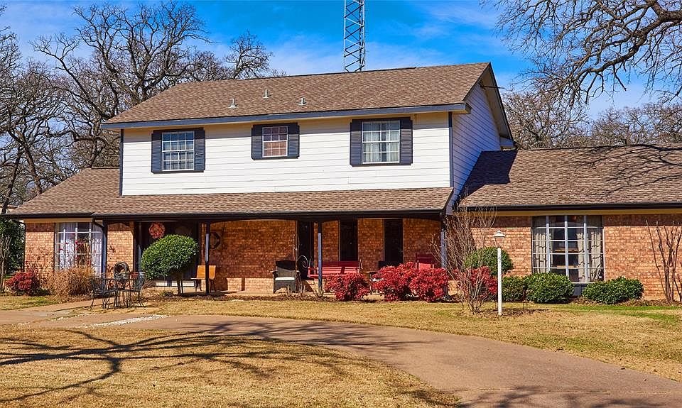1st image of 2805 S Shady Ln