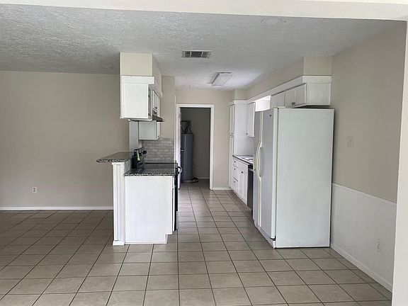 4th image of 22310 Goldstone Dr
