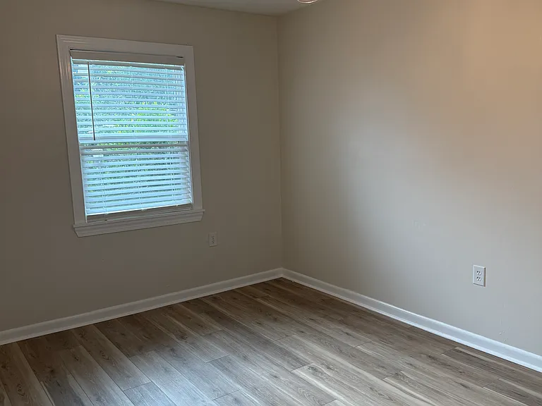 706 Shady Lane Dr #D — Photo 6