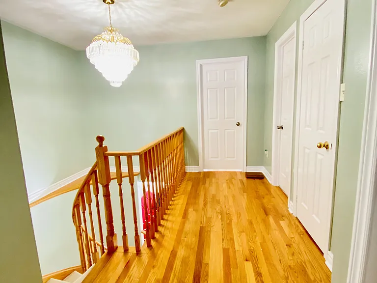 36 Earl Grey Cres — Photo 12