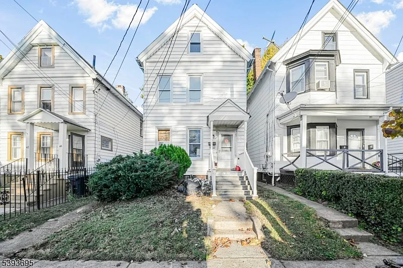 41 Liberty St photo 1