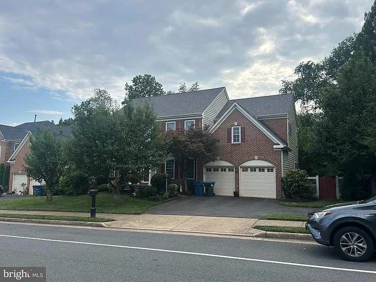 2944 Edgelea Rd — Photo 2
