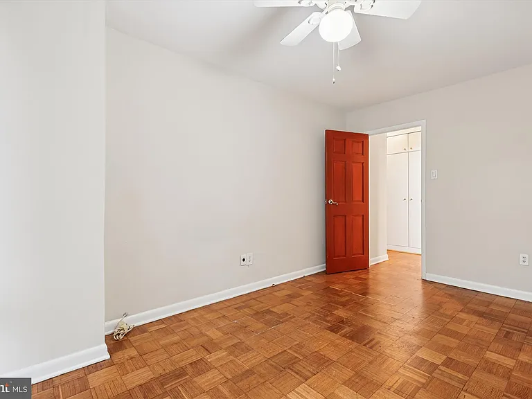 950 25th St NW #709 — Photo 24