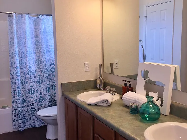 Master bath with Double Vanity