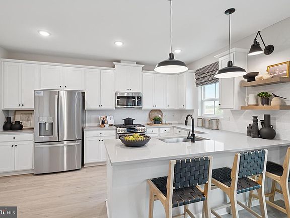 7th image of this home
