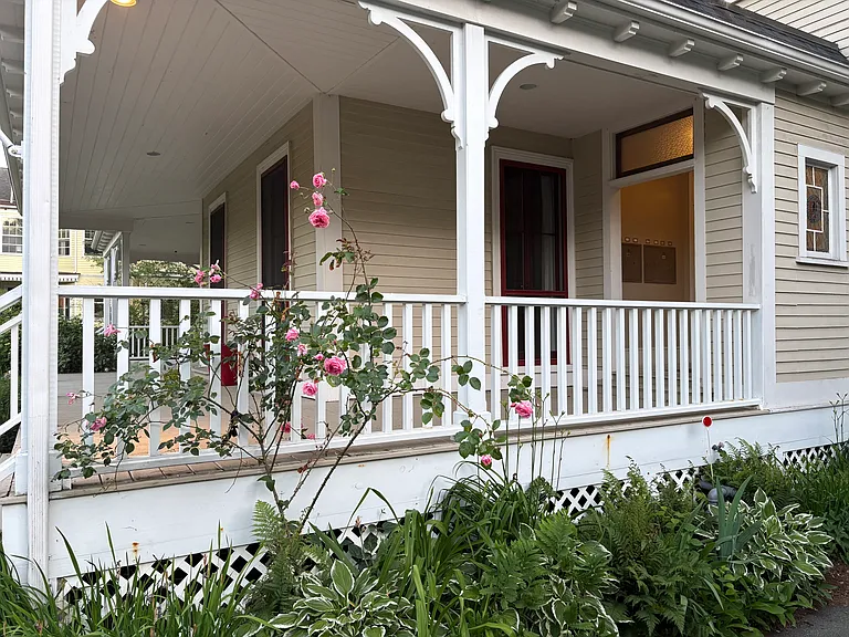 20 Greenough Pl #1 — Photo 3
