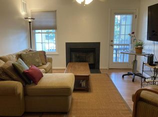 105 Waters Edge Dr, Newark, DE 19702