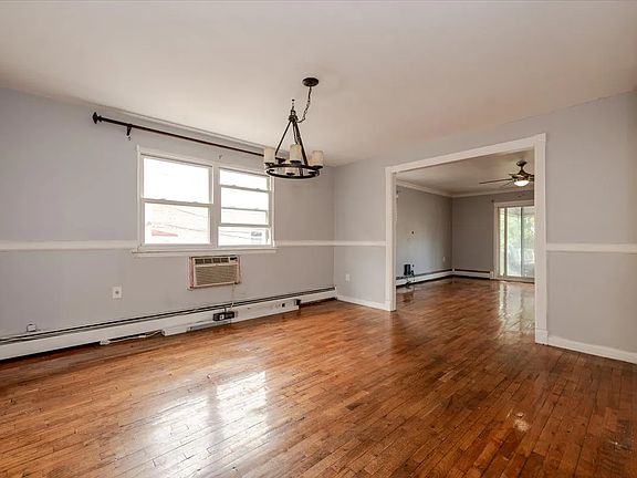3rd image of 3703 E Tremont Ave
